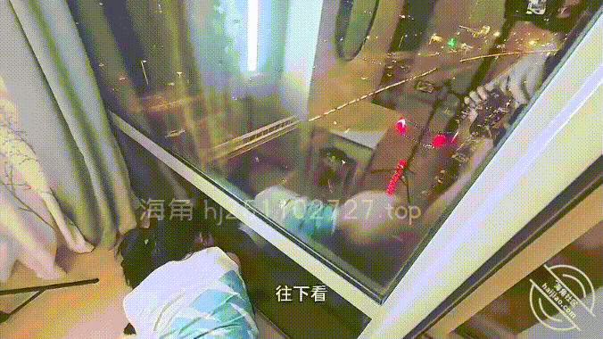 https://img.blr844.com/images/2025/12/10/1-1134f0bd43142568f3.gif