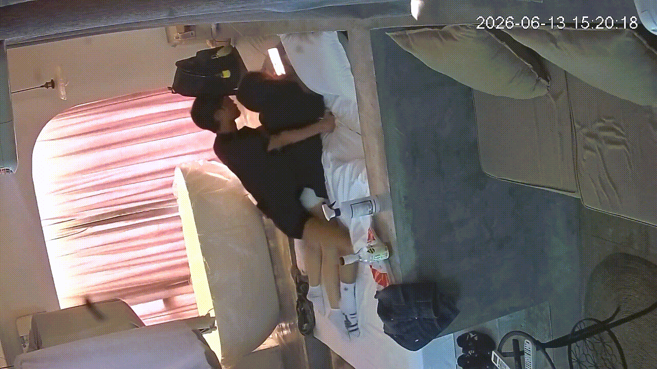 6-14流出酒店稀有海景房偷拍❤️颜坚挺翘奶蜜桃臀小美女大屌男友激情操逼猛力啪啪享受后入大屌进出的快感
